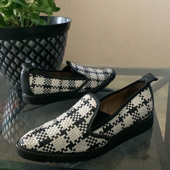 EVERLANE The Woven Street Shoe - Picture 16 of 16